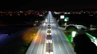 Büyükşehirden Akhisarda ışıklandırma çalışması