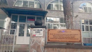 Cami tuvaletinde ölü bulundu