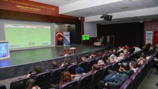 Canikte e - spor turnuvası nefesleri kesti