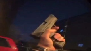 Canlı yayın açıp mahalle arasında havaya defalarca kez ateş etti