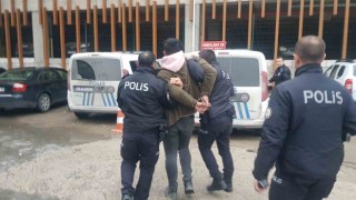 Cezaevine girmemek için istediği olmayınca hastaneyi karıştırdı