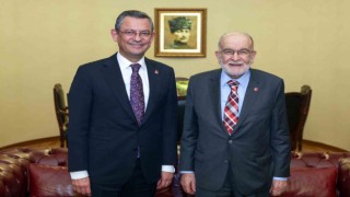 CHP Genel Başkanı Özel, Saadet Partisi Genel Başkanı Karamollaoğlu ile bir araya geldi