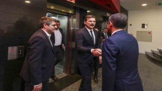 CHP Genel Başkanı Özel, TİP Genel Başkanı Baş ile görüştü