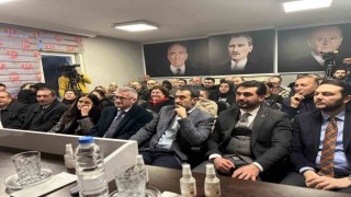 Cumhur İttifakı ABB adayı Altınok MHP Çankaya İlçe Başkanlığını ziyaret etti