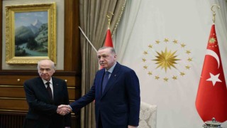 Cumhurbaşkanı Recep Tayyip Erdoğan, Cumhurbaşkanlığı Külliyesinde MHP Genel Başkanı Devlet Bahçeliyi kabul etti.