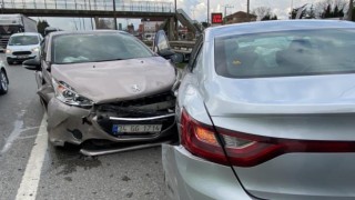 D-100de 3 araçlık zincirleme kaza: 1 yaralı