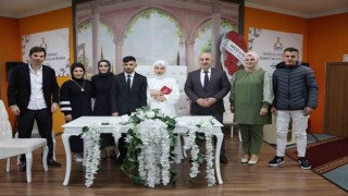 Darıcada yeni yılın ilk nikahı kıyıldı