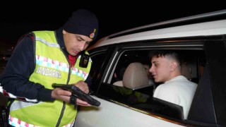 Denizlide jandarma Aralık ayında 35 bin 702 aracı kontrol etti