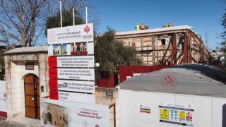 Depremde ağır hasar gören tarihi kilise restore ediliyor
