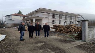 Depremde yıkılan caminin yerine yenisi yapılıyor