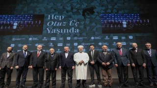 Diyanet İşleri Başkanı Erbaş, ‘Hep 33 Yaşında belgeselinin galasına katıldı