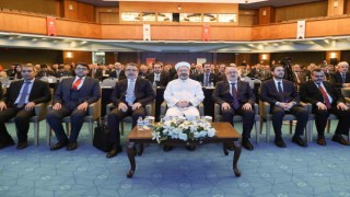 Diyanet İşleri Başkanı Erbaş: “İslamın ahlak ilkelerini insanlığa yeniden teklif etmeliyiz”