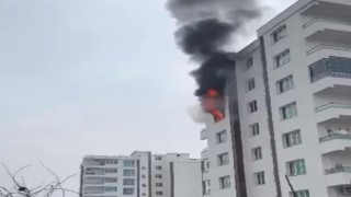 Diyarbakırda yangın çıkan dairede alevler böyle yükseldi