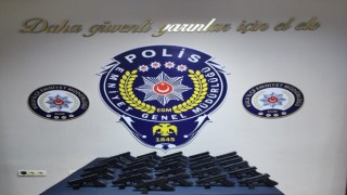 Durdurulan araçta 31 tabancayla yakalanan şüpheliler tutuklandı