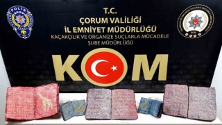 Durdurulan araçta 5 adet el yazması eser ele geçirildi