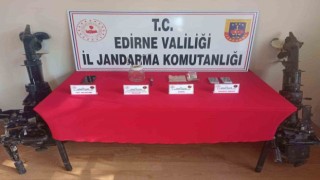 Edirnede 1 şüpheli çalıntı tekne motorları ve uyuşturucuyla yakalandı