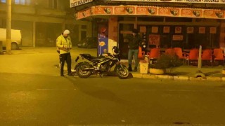 Edirnede devrilen motosikletin sürücüsü yaralandı