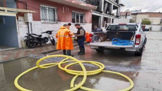 Efeler Belediyesi, yağıştan mağdur olan vatandaşlar için seferber oldu
