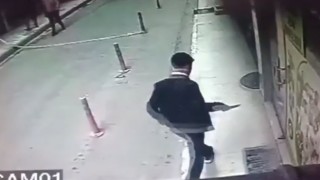 Elazığda bir şahıs tartıştığı kişiyi bıçaklayıp kaçtı: O anlar kamerada