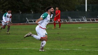 Enes Nalbantoğlu atıyor, Karşıyaka kazanıyor