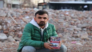 Enkaz altından çıktıktan sonra yaşadıklarını kaleme aldı