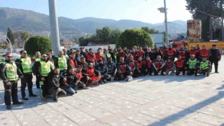 Enkaz kentte motorculardan birlik mesajı
