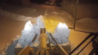 Ercişte kapalı yollar tek tek açılıyor