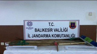 Erdekte izinsiz kazı yapan 5 kişi yakalandı