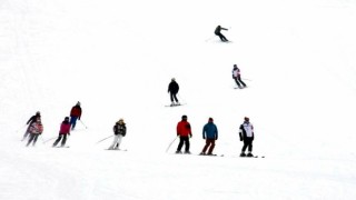 Ergan Dağı Kayak Merkezinde hafta sonu yoğunluğu