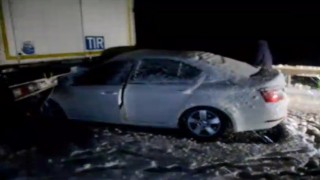Erzincanda kar, tipi kazaları beraberinde getirdi: 2 yaralı