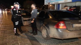 Eş zamanlı uygulamada 23 aranan şahıs yakalanarak, 130 araca cezai işlem uygulandı