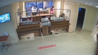 Esenler Birleşik Esnaf ve Sanatkarlar Odasında usulsüzlük kavgası: Oda başkanı yumruk attı, kavga çıktı