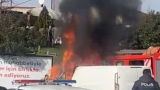 Esenlerde seyir halindeki araç alev aldı