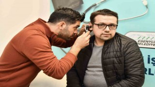 Esenyurt Belediyesiden vatandaşlara işitme cihazı desteği
