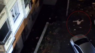 Esenyurtta komşuların ev taşlamalı kavgasına polis müdahalesi