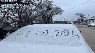Eskişehir güne karla uyandı