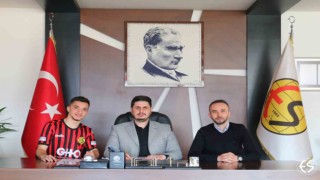Eskişehirspor 2 yeni transferini duyurdu