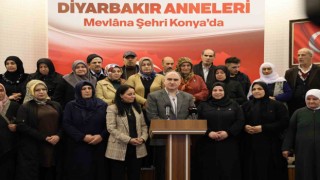 Evlat nöbetine katılan aileler Konyada