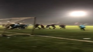 Futbol turnuvası boks maçına döndü...Tekme ve yumruklar havada böyle uçuştu