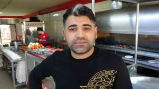 Garson, Heimlich manevrasıyla yaşlı adamın hayatını kurtardı