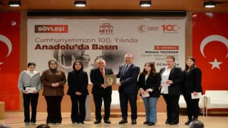 Gazeteci Mehmet Yolyapar üniversite öğrencileriyle buluştu