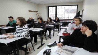 Gençler, Çınar Akademi ile geleceğe hazırlanıyor