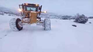 Giresunun yüksek kesimlerde 61 köy yolu kar nedeniyle ulaşıma kapandı