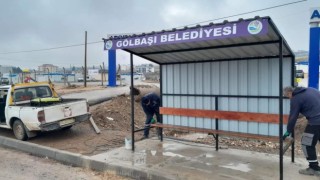 Gölbaşı Belediyesi yolcu duraklarını yeniliyor