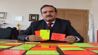 Hakemlerin kartlarından koleksiyon yaptı