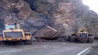 Hakkari-Çukurca yolu ulaşıma açıldı