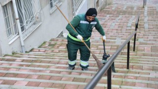İçi para dolu cüzdan buldu, tereddüt etmeden sahibe ulaştırdı
