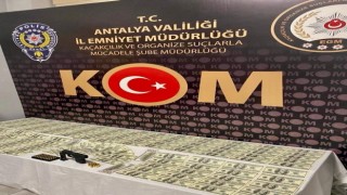 İş yerine sahte bin 200 ABD doları vermek isterken yakalandı