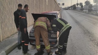 İskenderunda araç yangını büyümeden söndürüldü