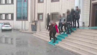 İşletmeye gelenlerin izinsiz bilgilerini kopyalayanlar yakalandı